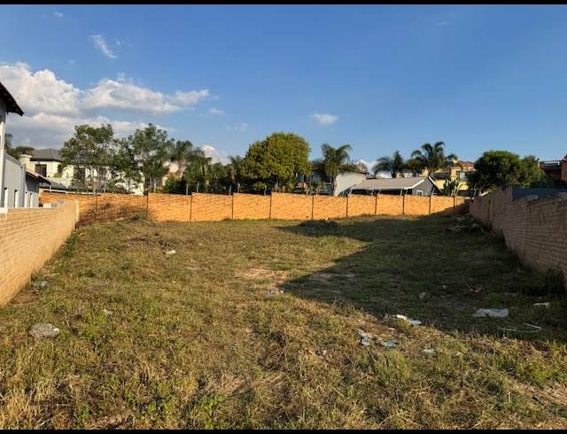 LAND FOR SALE IN RUIMSIG COUNTRY ESTATE